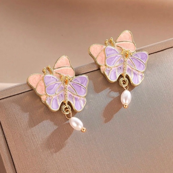 Cuddling Butterflies- Pink Purple Pastel Layered Kissing White Pearl Gold Dangle - Picture 6 of 16